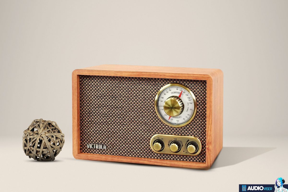 Best Radios For Seniors: Which Is The Right One For You?